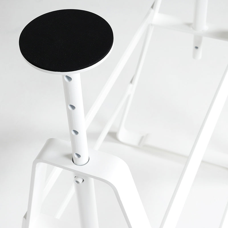 Lackaffe Tischbock (2 Stück)