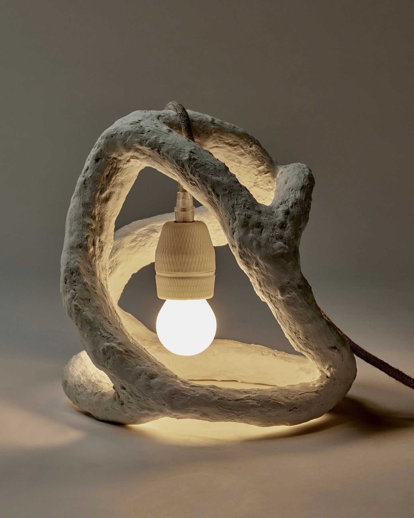 Sculpture lamp white