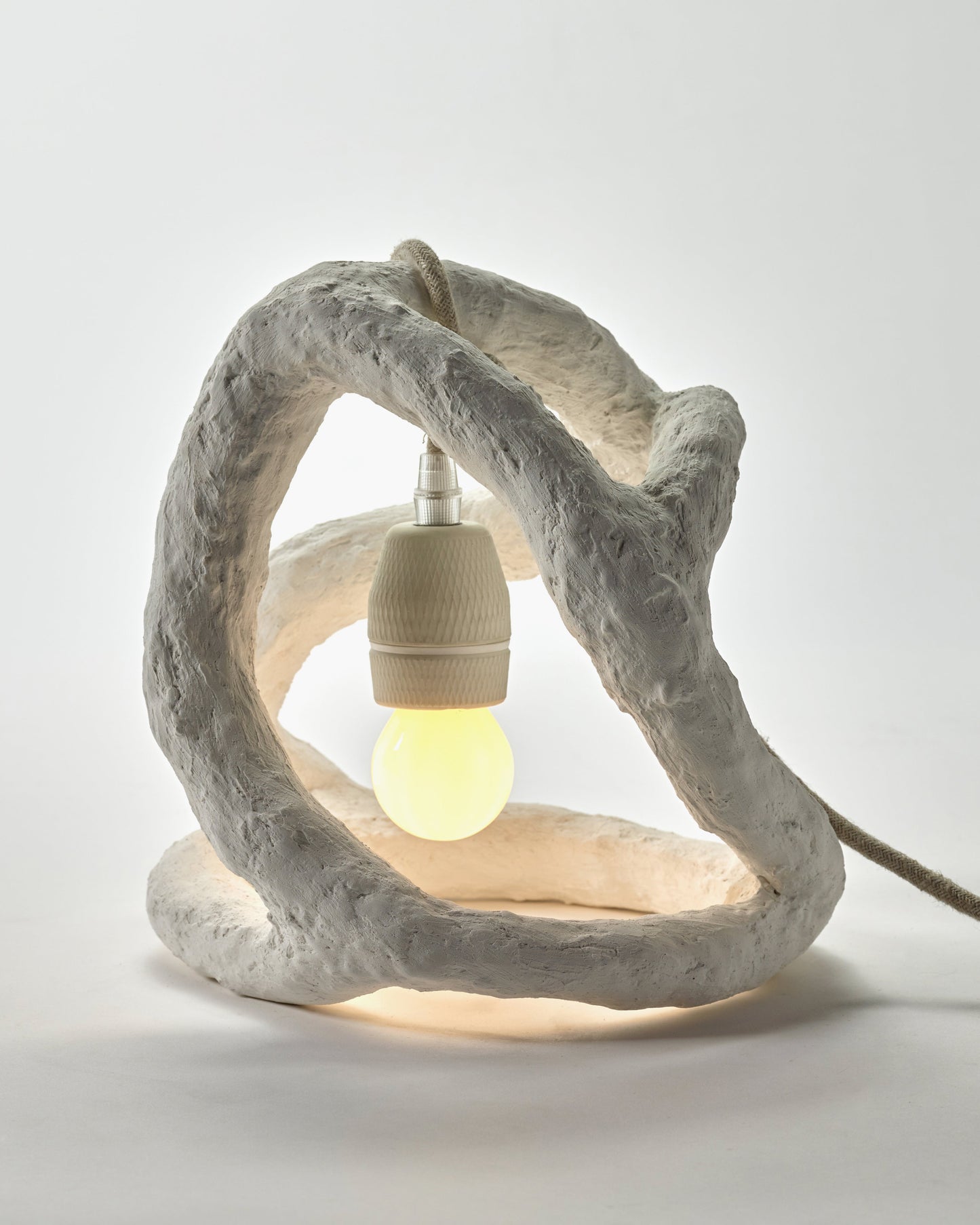 Sculpture lamp white