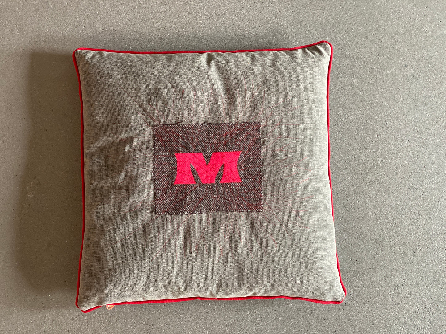 MORGEN - Cushion red 2