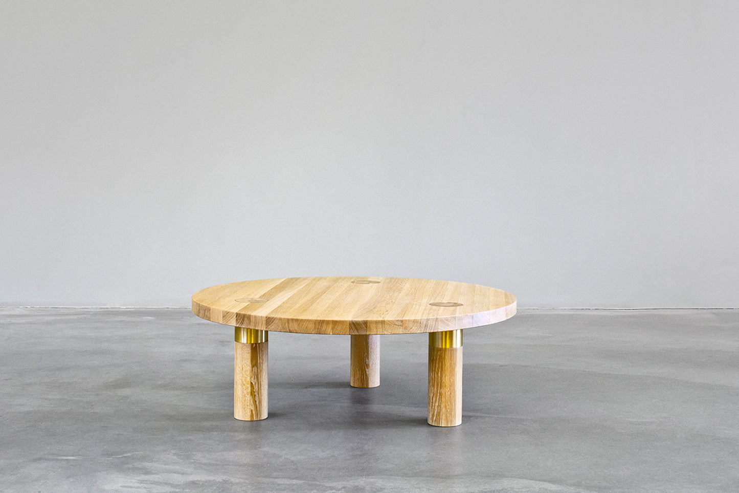 Pole Table round coffee table
