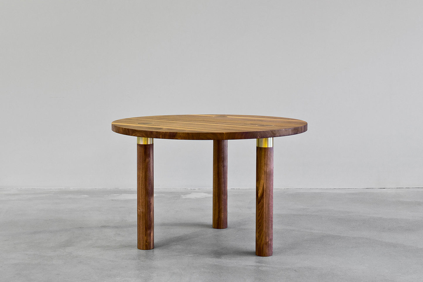 Pole Table round coffee table